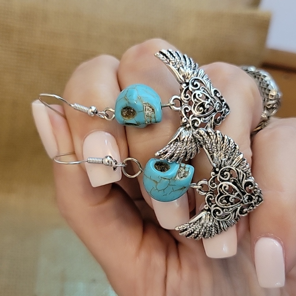 Winged Zombie Skull, turquoise - Picture 4 of 5